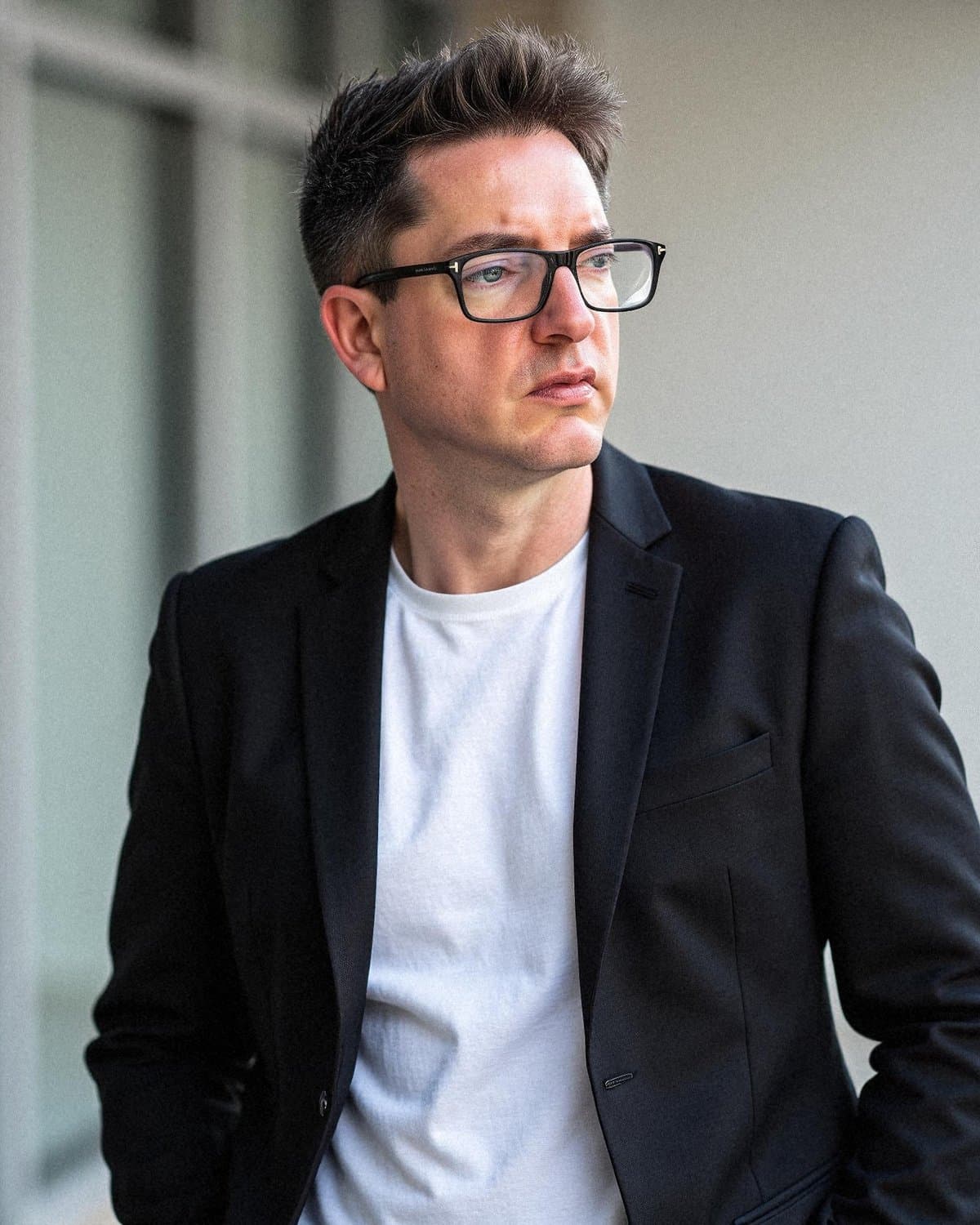 Free AI Headshot: How to Get Professional Photos at No Cost