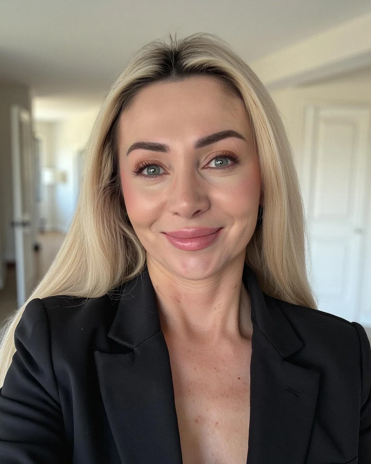 Professional Headshot Trends 2025: Complete Guide 2025